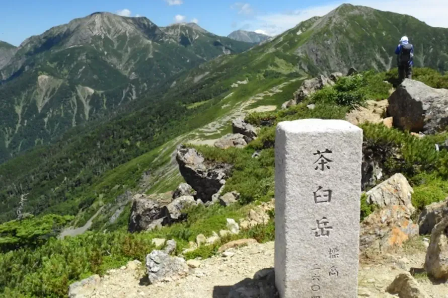 雲上から絶景の南アルプスを楽しめる！茶臼岳登山の難易度別ルート