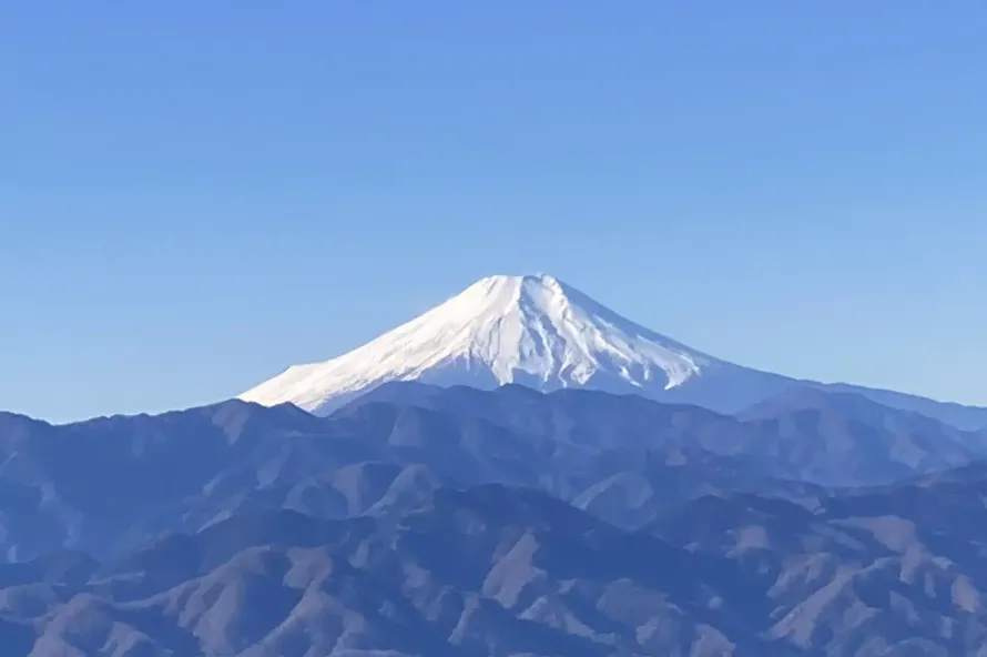 【関東】富士山がきれいに見える低山12選！東京から日帰りで冬の絶景を見に行こう！