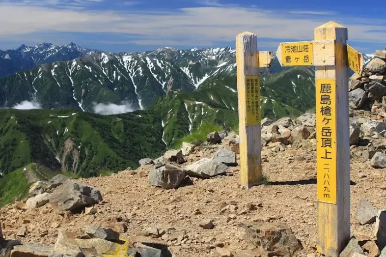 後立山連峰の名峰『鹿島槍ヶ岳』｜車で行くベスト登山プラン・爺ヶ岳(柏原新道)登山口駐車場情報