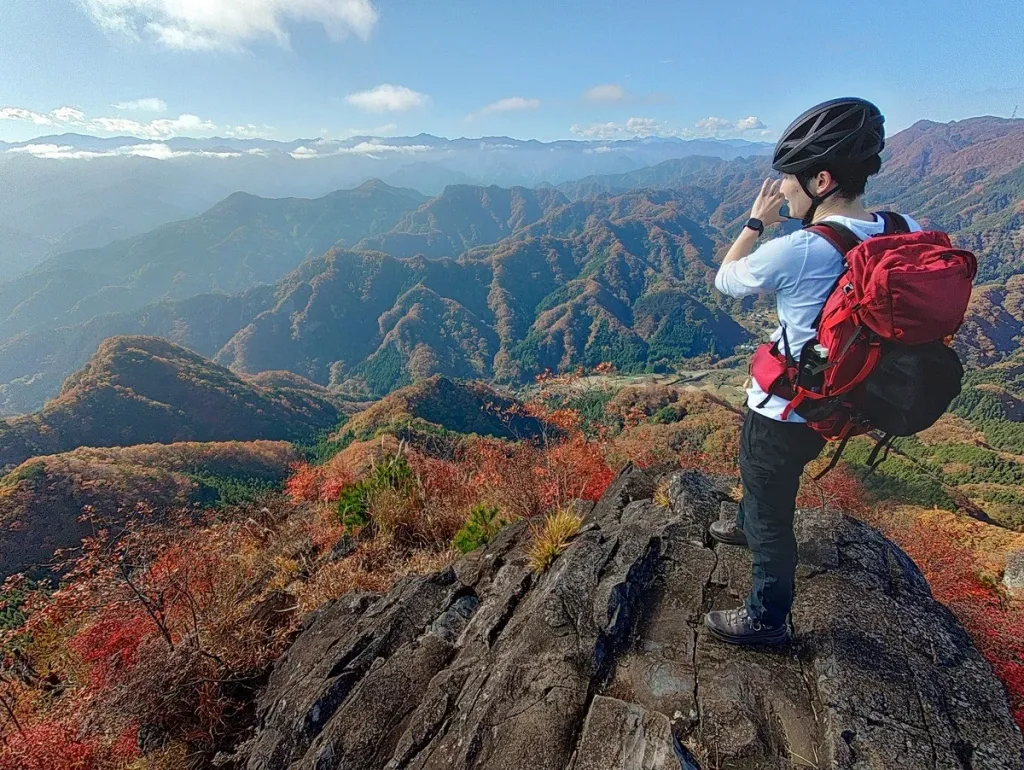 今が旬！西上州の名峰「鹿岳」 秋色の岩峰はゾクゾク感も最高！