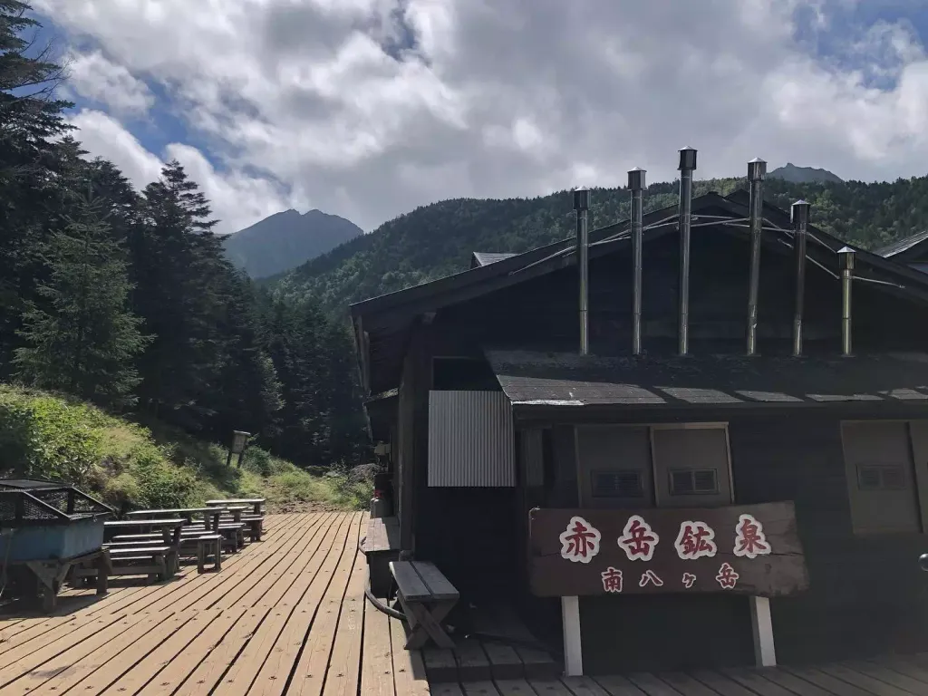 【山小屋紹介】人気の山小屋！赤岳鉱泉の魅力、おすすめ登山ルートの紹介