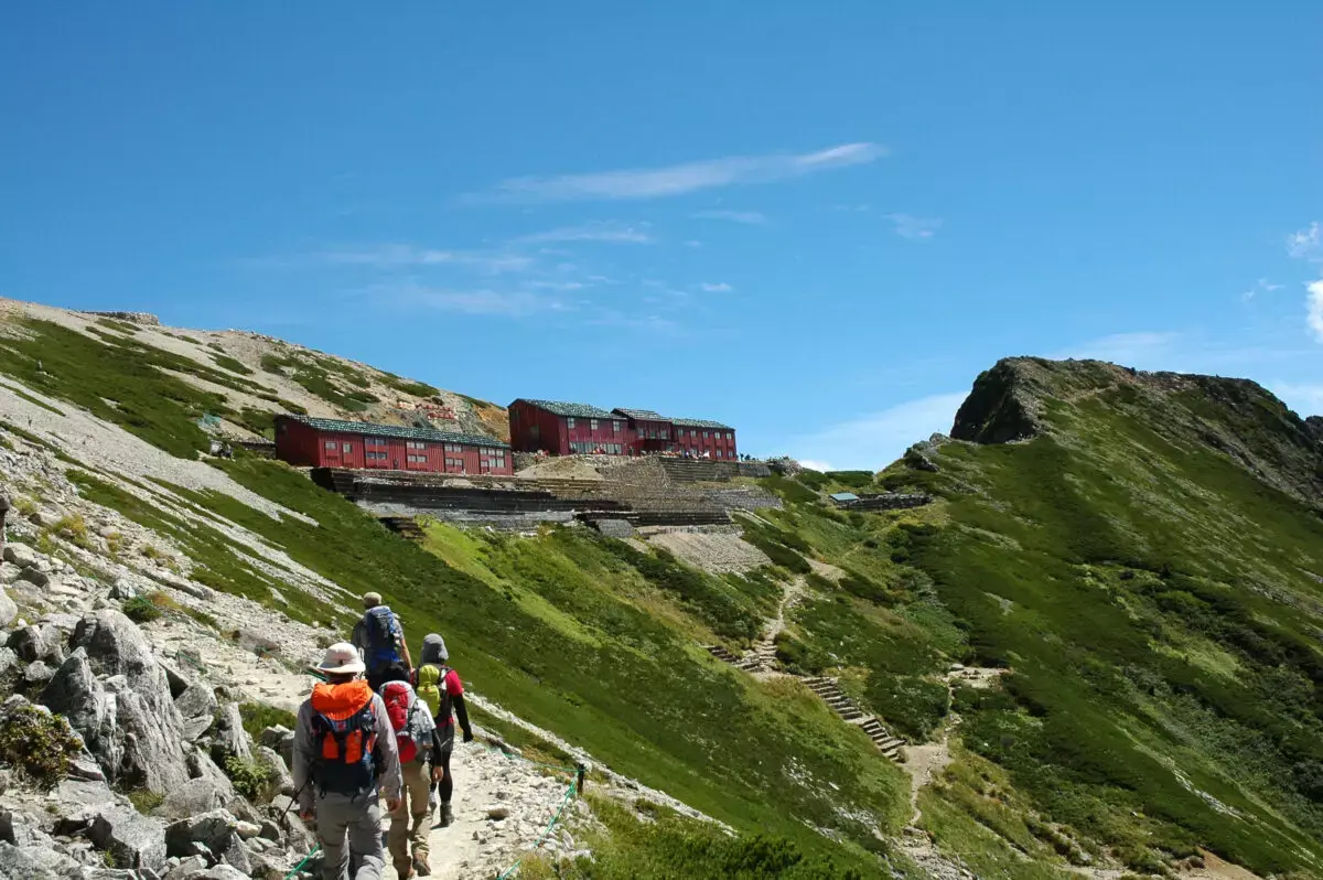 汗は登山の大敵・汗冷えから体を守る
