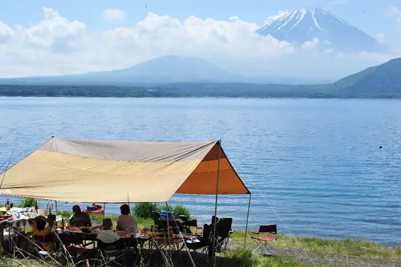 浩庵(こうあん)キャンプ場 お札に書かれた富士山を楽しめる