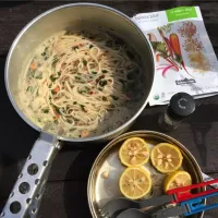 秋10月 湯阪路ハイキングの山ごはん『TSAMPA NOODLE』