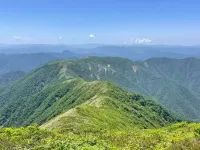 【日帰り登山】流石山・三倉山～裏那須は稜線美とお花畑がすばらしい｜難易度別登山ルートとアクセス情報