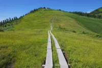 【会津駒ヶ岳・小屋泊登山】雲上の楽園へ！初秋の湿原と中門岳へ続く極上の稜線歩き。
