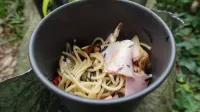 茹でずに簡単！山ごはん『ベーコンとキノコとひじきのパスタ』