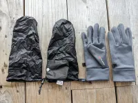 ポーラテック『パワーストレッチグローブ』− 二重ニット構造で汗を吸い上げ暖かい