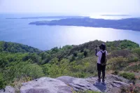 テーマで歩く山の旅 #13 海の只中で絶景島ハイク