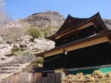 岩殿山