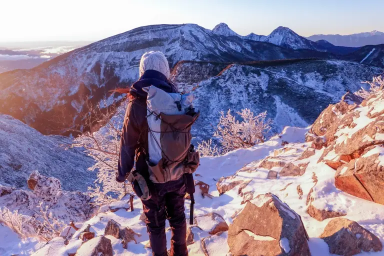 【25-26年版】厳しい寒さから頭を守る冬山登山におすすめのビーニー(ニット帽)13選！｜帽子・ニット帽｜登山ウェア｜山のモノ｜登山・トレラン・山スキーマガジン「山旅旅」