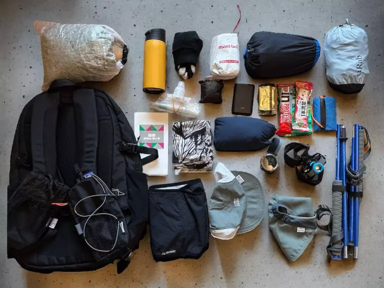 秋冬の日帰り登山の道具一覧：ベースウィエト約3.2kgの中身を紹介｜装備の軽量化｜ハウツー・ヒント｜山のコト｜登山・トレラン・山スキーマガジン「山旅旅」
