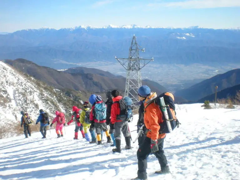 雪山登山に必須のスパッツ・ゲイターの選び方−おすすめモデルを徹底紹介｜登山靴｜登山靴・シューズ｜登山ギア｜山のモノ｜登山・トレラン・山スキーマガジン「山旅旅」