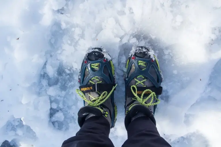 雪山だけではない！登山でオールシーズン活躍するチェーンスパイクを徹底比較！｜アイゼン・チェーンスパイク｜雪山装備｜登山ギア｜山のモノ｜登山・トレラン・山スキーマガジン「山旅旅」