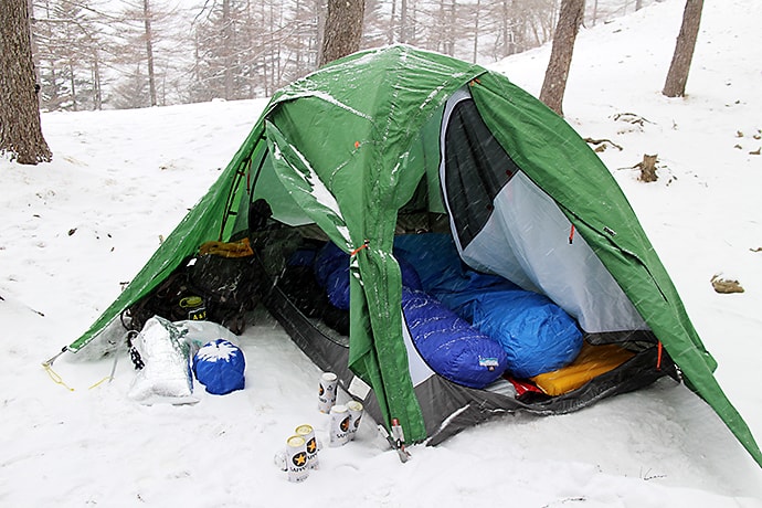 雪山のテント