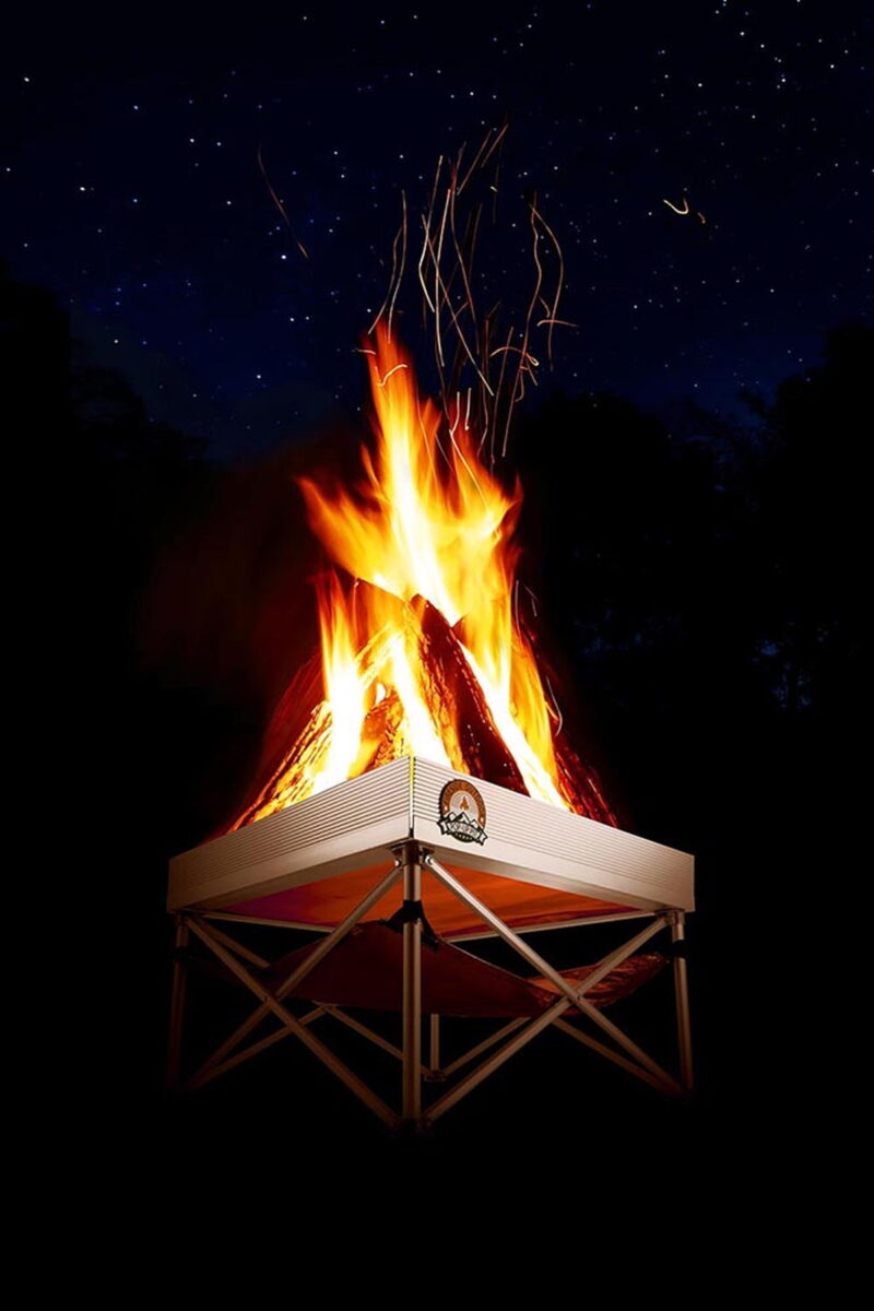 軽量で組み立ても楽な大きな焚火台「FiresideOutdoor」