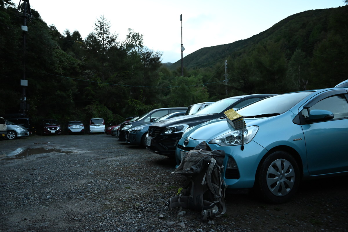 赤岳山荘へは事前に駐車場の混み具合