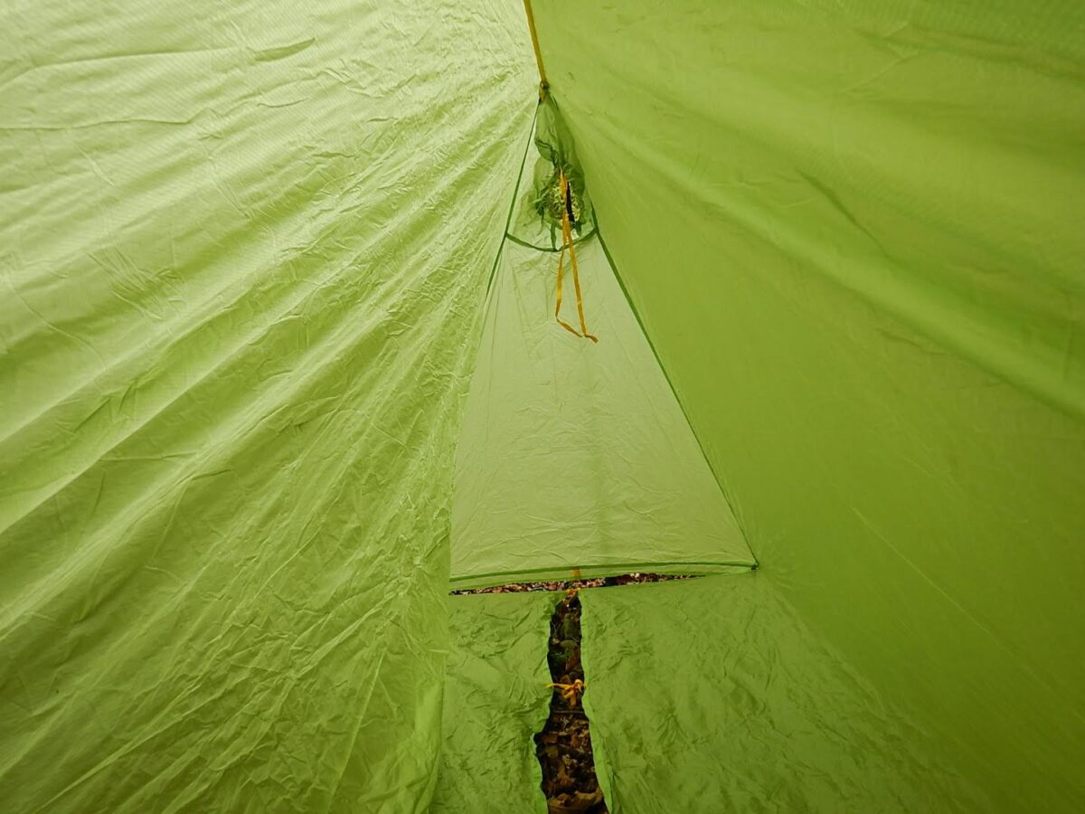 mont-bell U.L.ドームシェルター-積極的に使いたいテントの様な 
