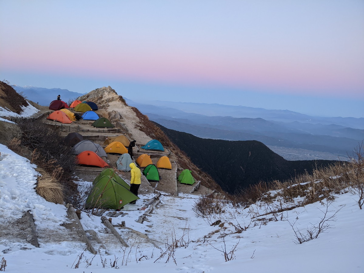 テント泊で行く燕岳-テント装備とテント場情報