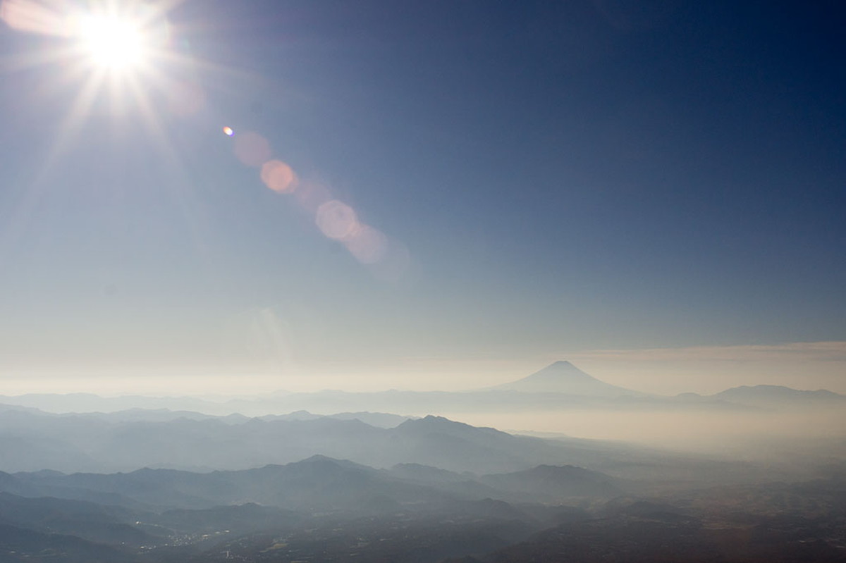 八ヶ岳の全容と富士山、奥秩父、アルプスまで見渡せる眺望
