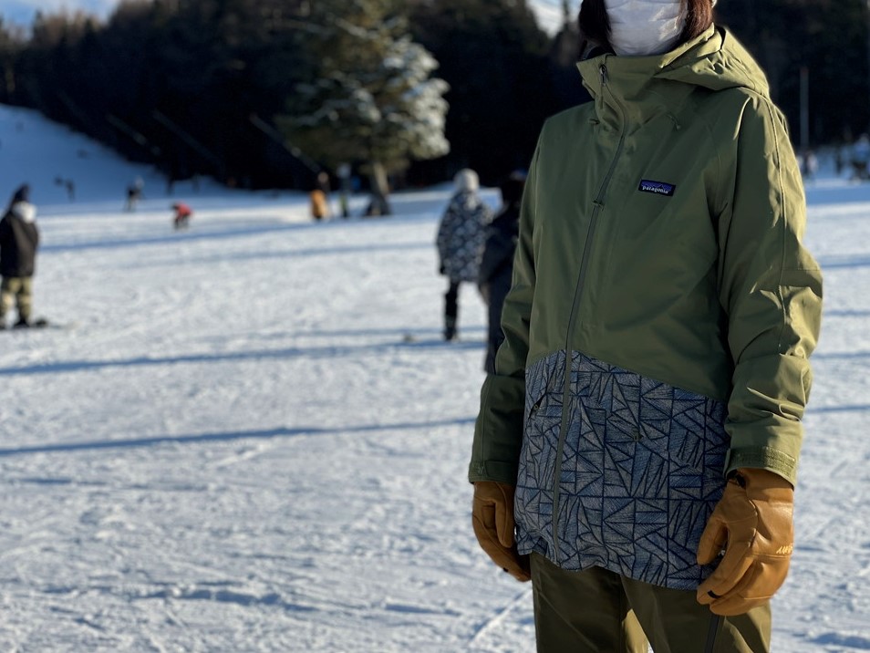 【レビュー】耐候性万能なパタゴニアのレディーススキーウェア-インサレーテッド・スノーベル・ジャケット