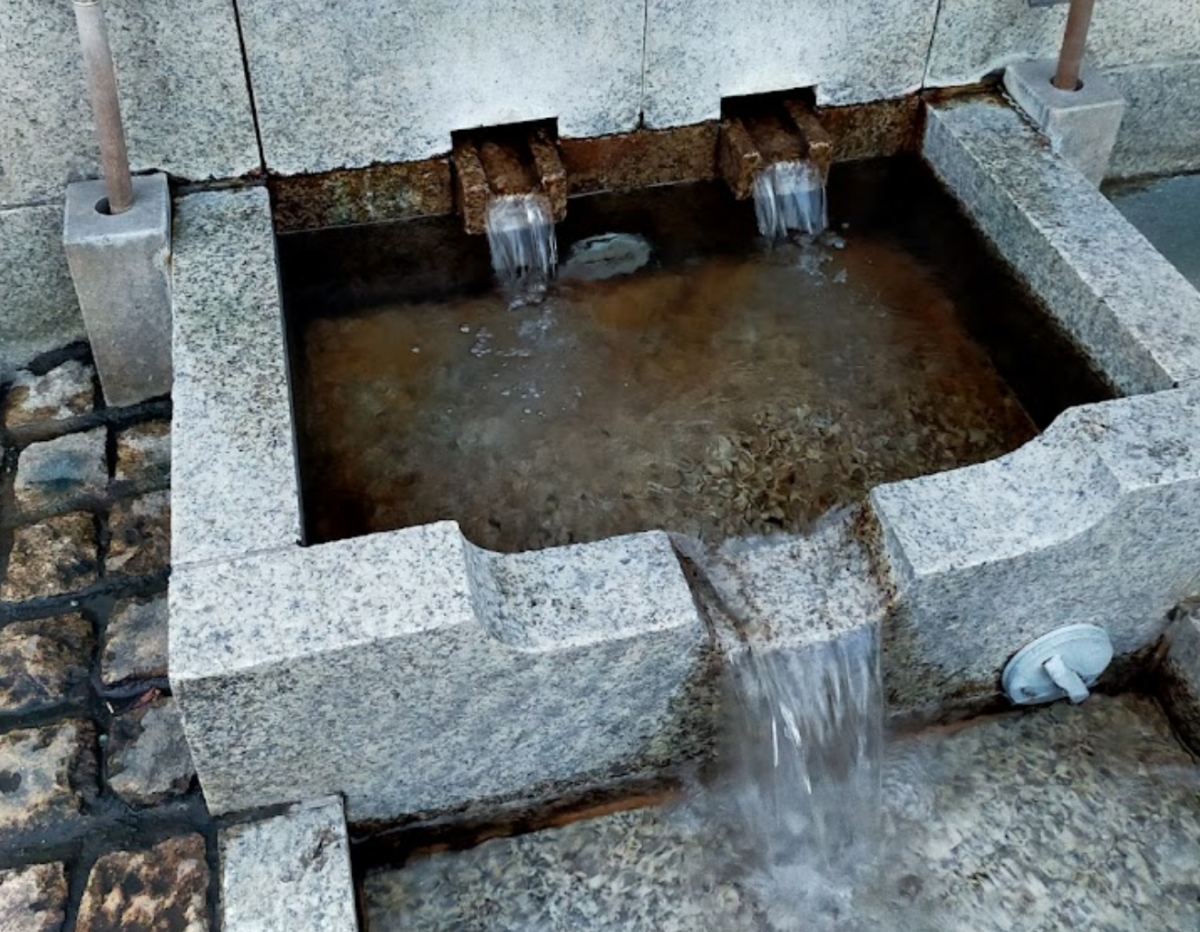 弘法の清水、井戸