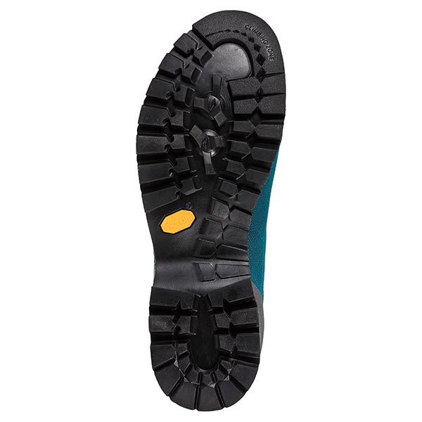 ライトな登山から活用できる登山靴『トランゴTRK GTX』