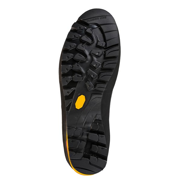 素早いフィット感調整が可能な登山靴『トランゴキューブGTX』