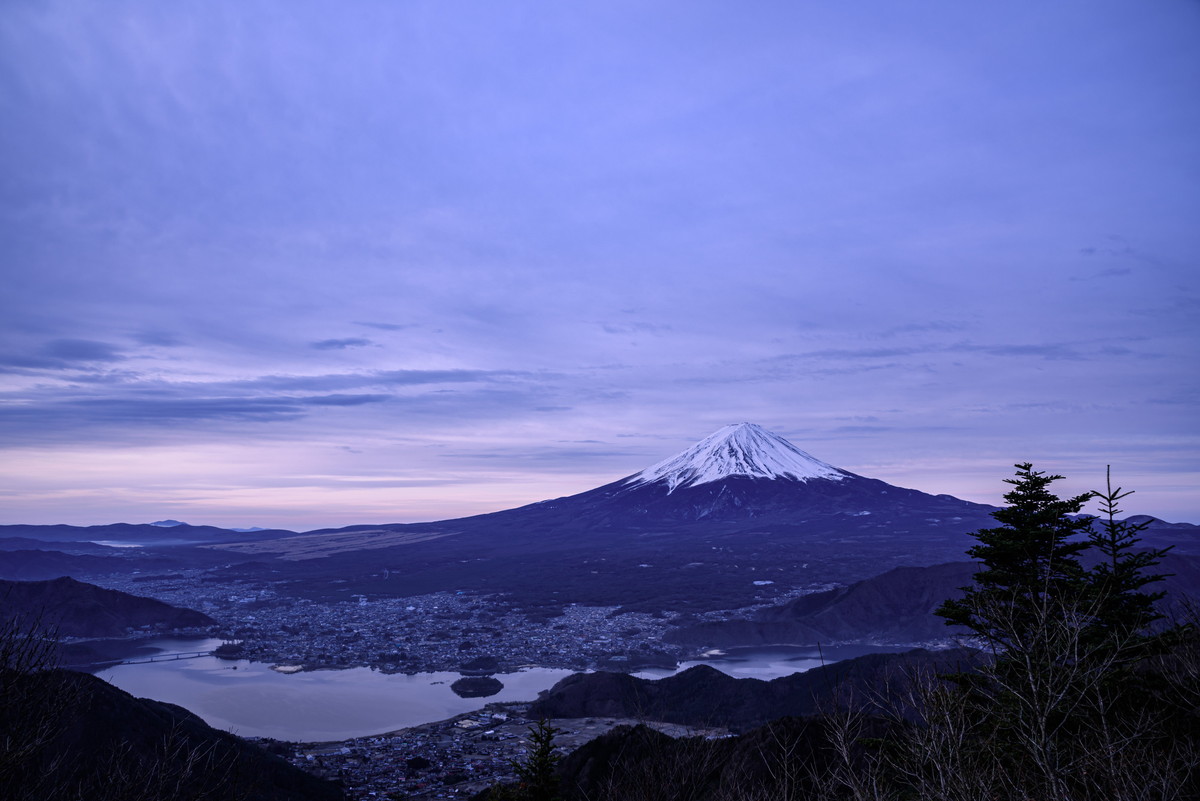 河口湖と富士山の眺望が美しい御坂黒岳の登山-初心者にも登れる難易度別登山ルート